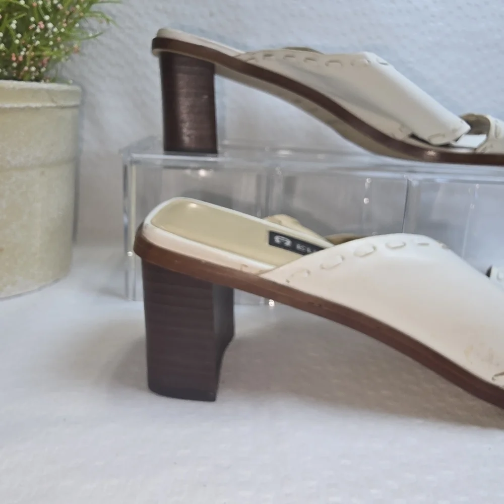 VINTAGE ETIENNE AIGNER WHITE CRISS CROSS LEATHER BLOCK HEEL SANDAL WOMENS 7.5